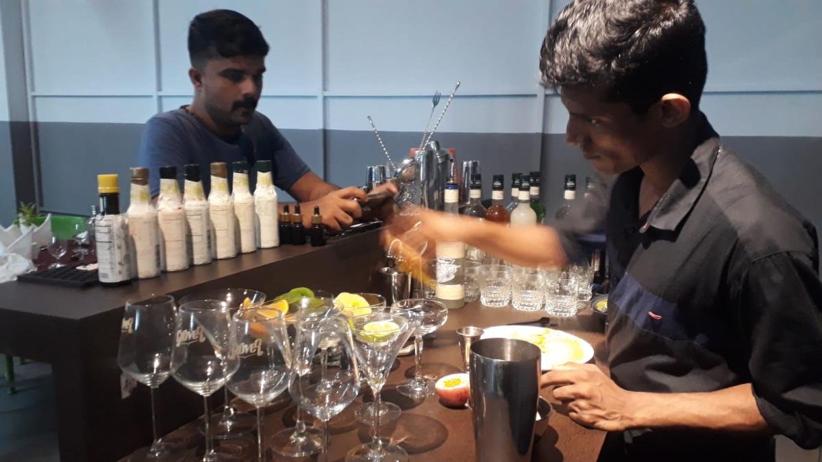 Professional Bartending Course: Students' Practical Session 